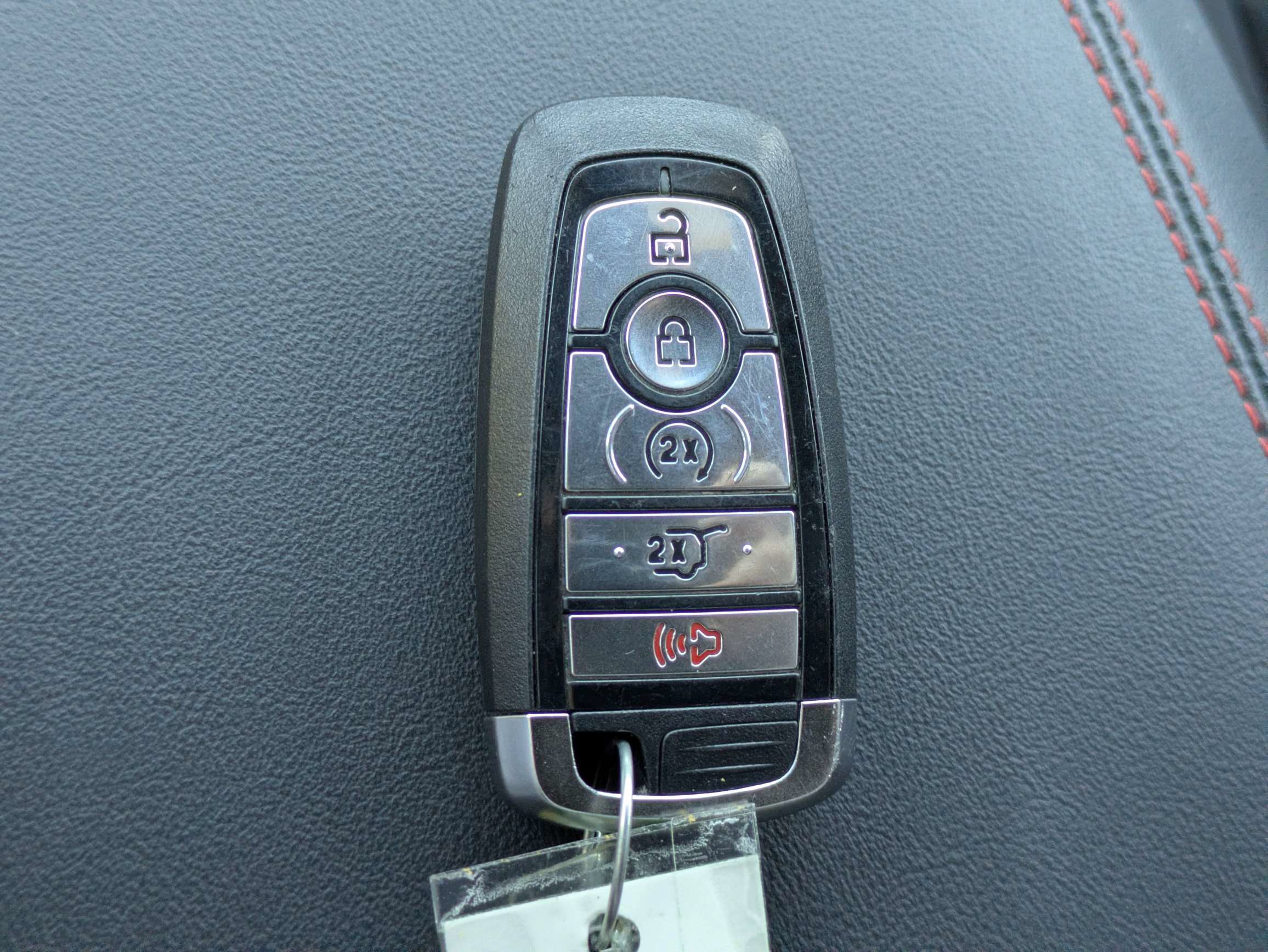Used 2025 Ford Explorer ST-Line AWD/4WD image 31
