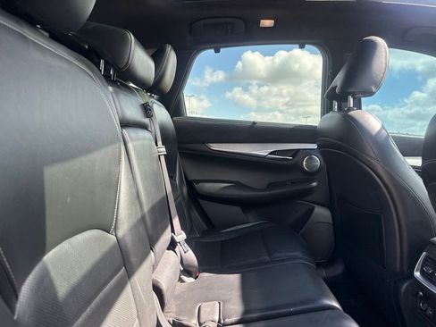 Used 2019 INFINITI QX50 Essential w/ Sensory Package FWD image 30
