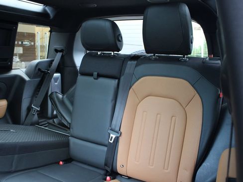 Used 2023 Land Rover Defender 90 X AWD/4WD image 25