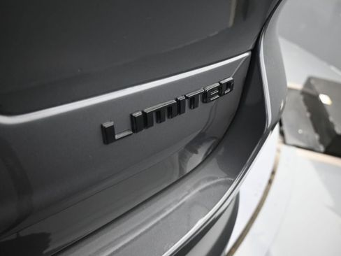 Used 2025 Jeep Grand Cherokee L Limited w/ Black Appearance Package image 34