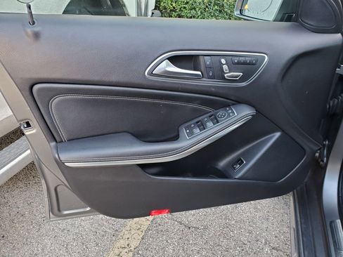 Used 2018 Mercedes-Benz GLA 250 4MATIC image 9