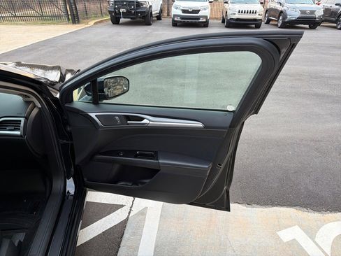 Used 2016 Ford Fusion SE image 15