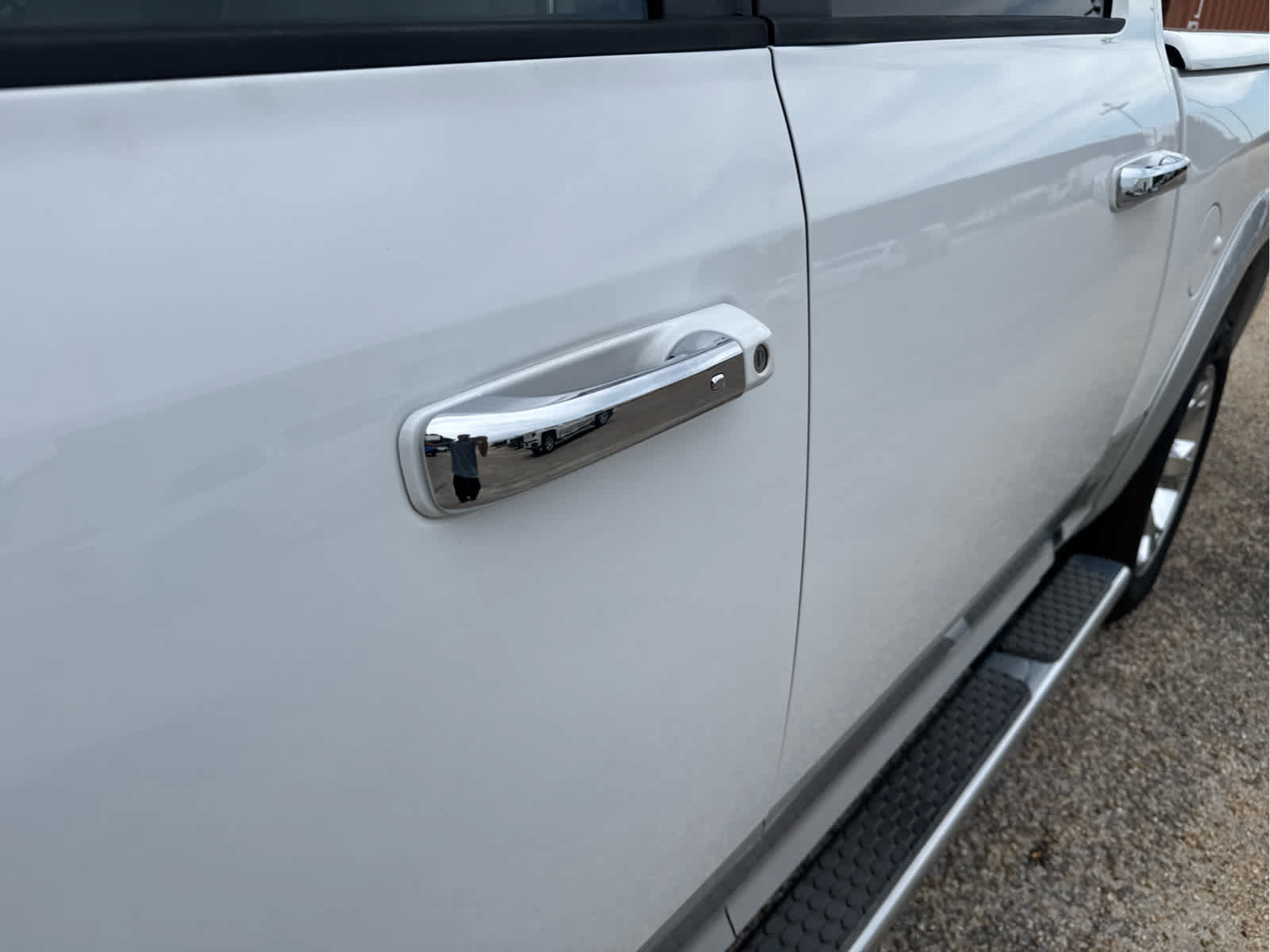 Used 2014 RAM 1500 Laramie w/ Convenience Group AWD/4WD image 15