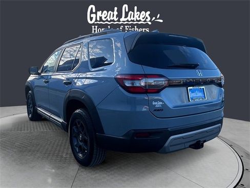 Used 2023 Honda Pilot TrailSport image 3