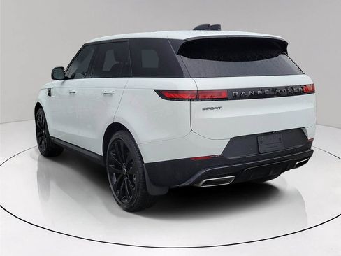 Used 2025 Land Rover Range Rover Sport SE AWD/4WD image 4