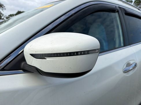 Used 2020 Nissan Rogue SV image 11