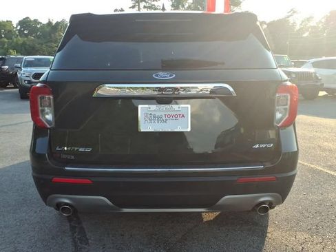 Used 2024 Ford Explorer Limited AWD/4WD image 2
