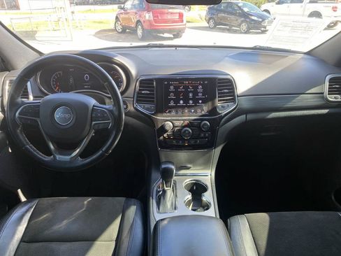 Used 2021 Jeep Grand Cherokee Laredo X AWD/4WD image 14