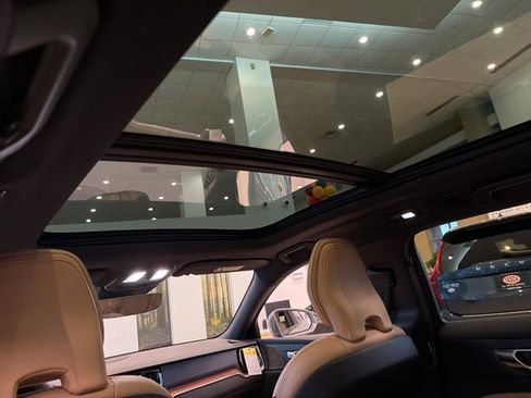 New 2026 Volvo V60 B5 Cross Country Ultra w/ Protection Package Premier image 9