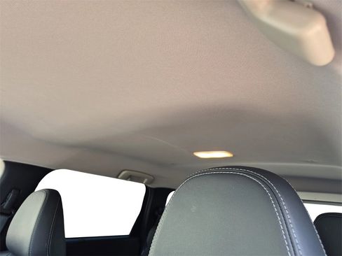 Used 2024 Mitsubishi Outlander SEL image 17