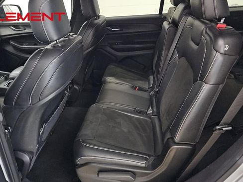 Used 2024 Jeep Grand Cherokee L Laredo image 14