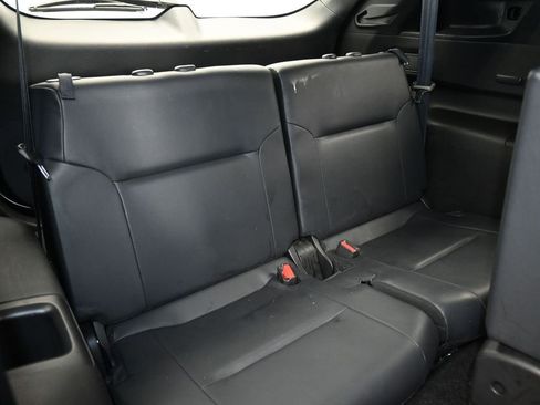 Used 2023 Mitsubishi Outlander SE image 46