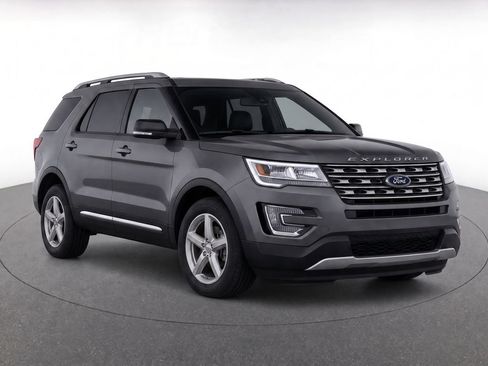 Used 2016 Ford Explorer XLT w/ Equipment Group 202A AWD/4WD image 2