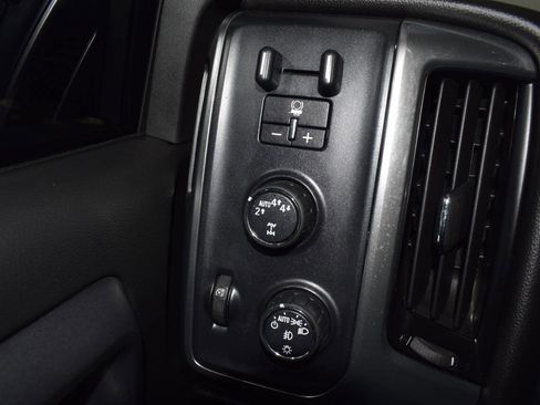 Used 2018 Chevrolet Silverado 1500 LT w/ All Star Edition image 12