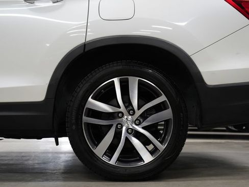 Used 2017 Honda Pilot Touring image 36