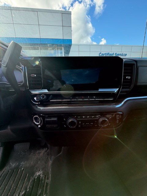 Used 2025 Chevrolet Silverado 2500 LT w/ Convenience Package AWD/4WD image 6