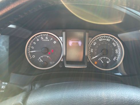 Used 2019 Toyota Tacoma SR5 AWD/4WD image 37