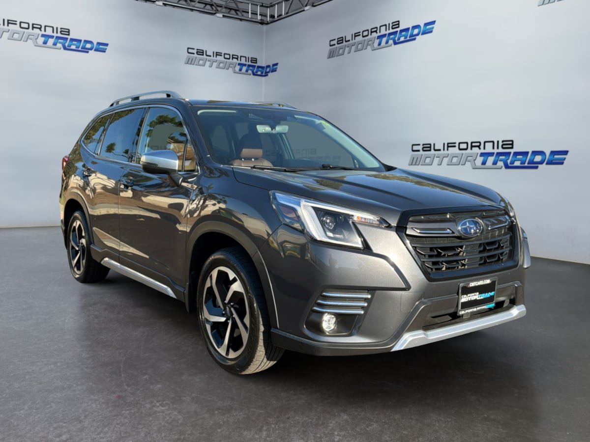 Used 2023 Subaru Forester Touring AWD/4WD image 3