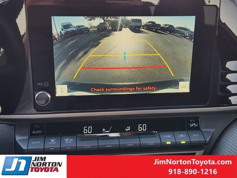 Used 2025 Toyota Camry SE image 21