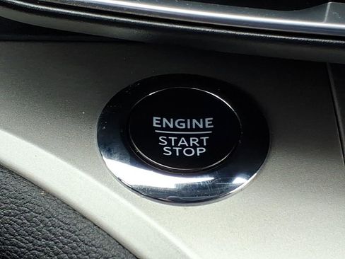 Used 2024 Ford Explorer XLT w/ Equipment Group 202A image 21