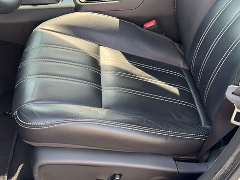 Used 2023 Chrysler 300 S RWD image 32