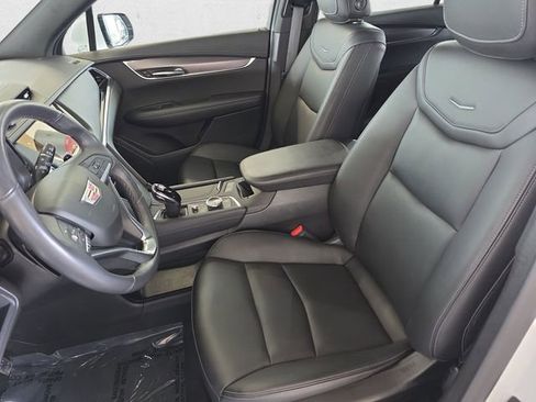 Certified 2022 Cadillac XT6 Luxury w/ LPO, Floor Liner Package image 16