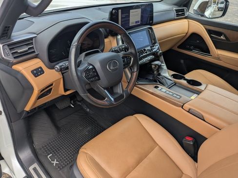 Used 2025 Lexus LX 600 4WD w/ Accessory Package (2T) image 10