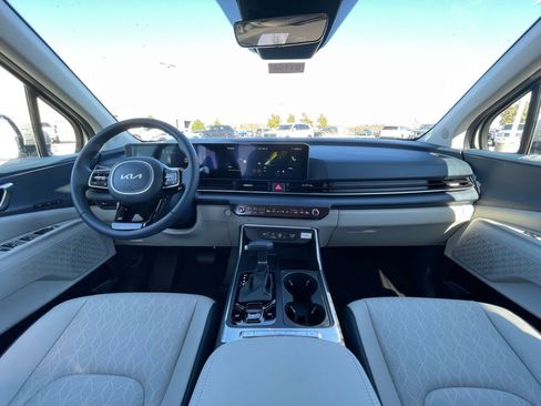 New 2026 Kia Carnival EX FWD image 29