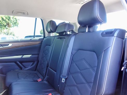 Used 2024 Volkswagen Atlas SE FWD image 23