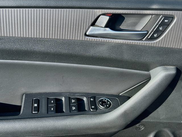 Used 2019 Hyundai Sonata Limited FWD image 23