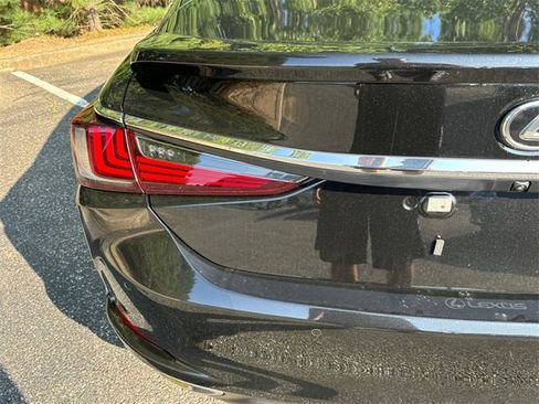 New 2025 Lexus ES 350 w/ Premium Package image 13