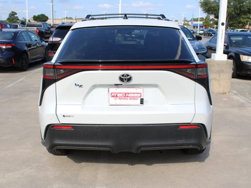 Used 2026 Toyota bZ FWD image 7