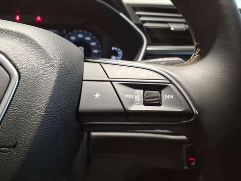 Certified 2025 Audi Q3 2.0T Premium w/ Convenience Package image 15