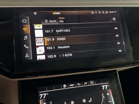 Used 2021 Audi e-tron Premium Plus w/ Premium Plus Package image 23