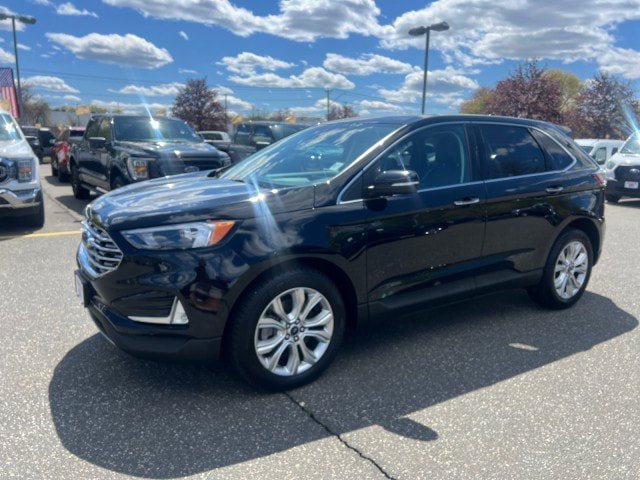 Used 2022 Ford Edge Titanium AWD/4WD image 3