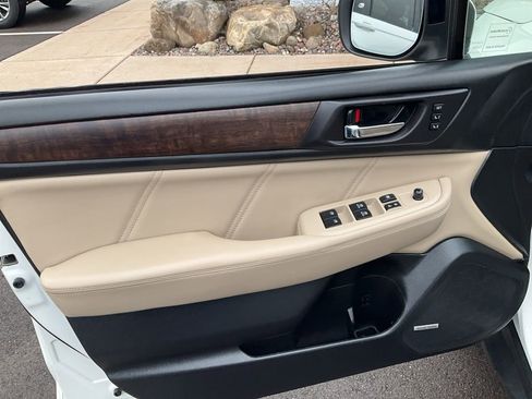 Used 2019 Subaru Outback 2.5i Limited w/ Popular Package #2 image 16
