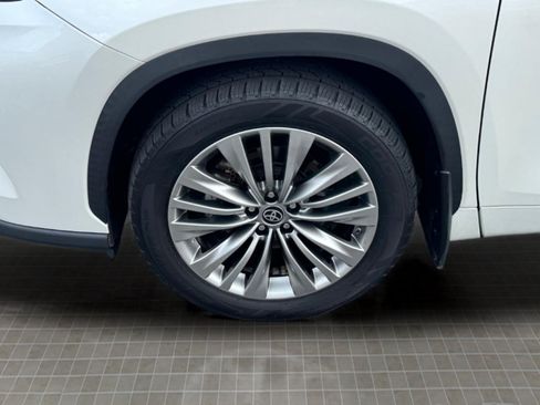Used 2021 Toyota Highlander Platinum AWD/4WD image 15