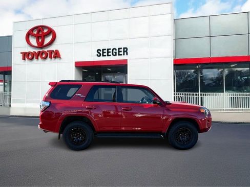 Used 2024 Toyota 4Runner TRD Off-Road image 2