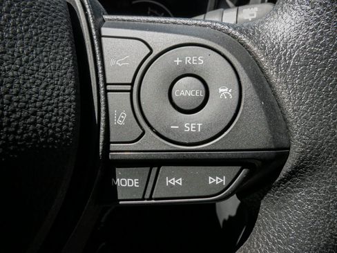 Used 2025 Toyota RAV4 XLE w/ Convenience Package FWD image 20