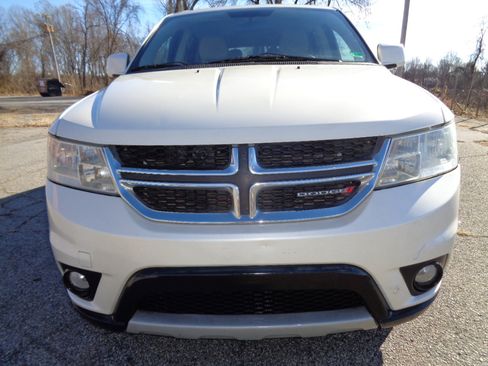Used 2013 Dodge Journey SXT w/ Flexible Seating Group image 2