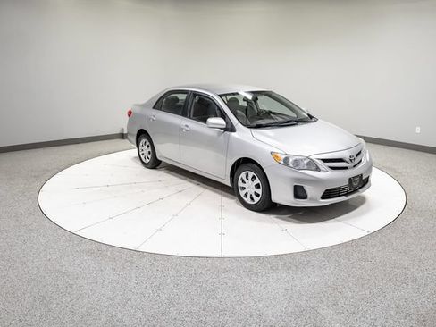 Used 2011 Toyota Corolla LE FWD image 24