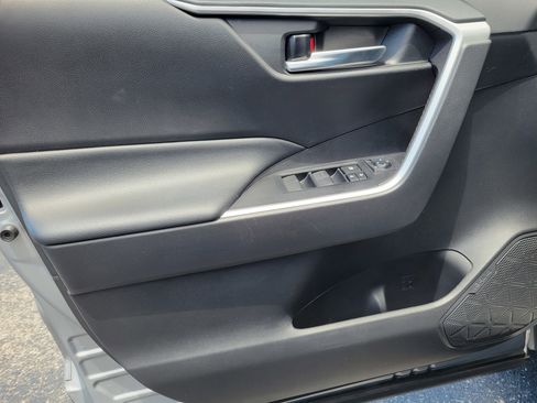 Used 2021 Toyota RAV4 XLE FWD image 25