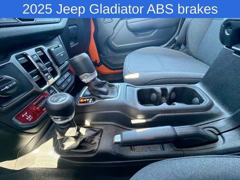 Used 2025 Jeep Gladiator Sport AWD/4WD image 19