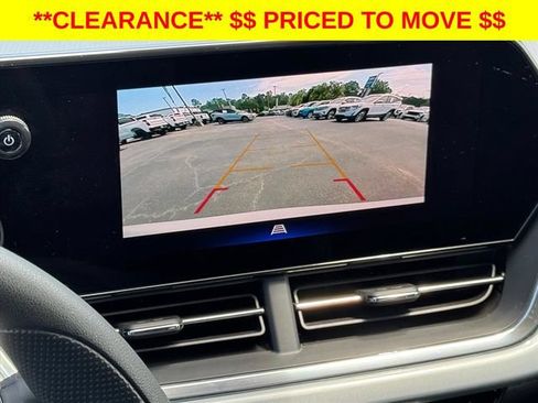 Used 2025 Chevrolet Trax LT FWD image 20