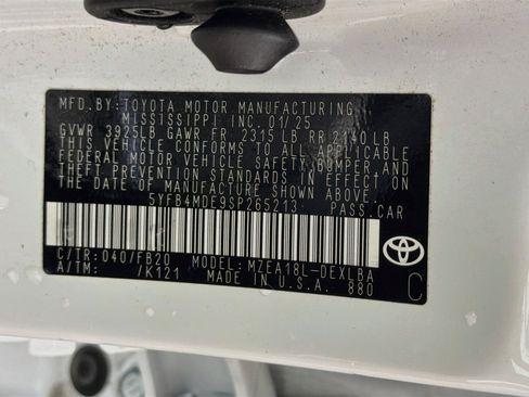 Used 2025 Toyota Corolla LE FWD image 12