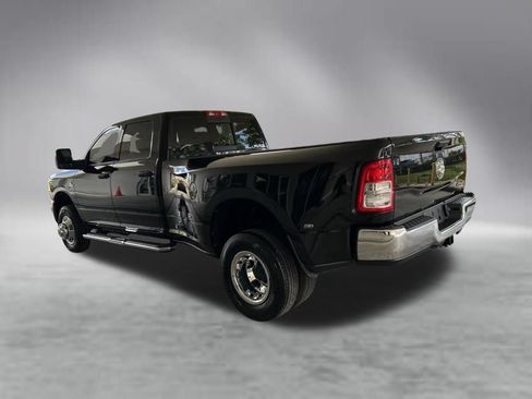 Used 2024 RAM 3500 Tradesman w/ Chrome Appearance Group AWD/4WD image 4