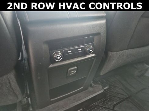 Used 2020 Chevrolet Traverse LT w/ Driver Confidence II Package image 28