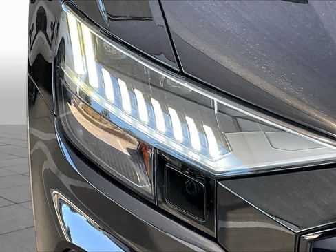 Used 2019 Audi Q8 Prestige w/ Luxury Package AWD/4WD image 28