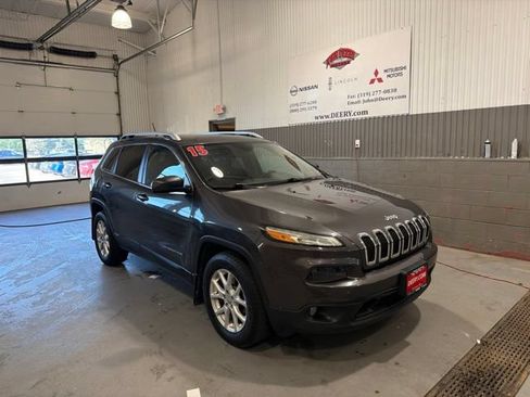 Used 2015 Jeep Cherokee Latitude w/ Cold Weather Group AWD/4WD image 1