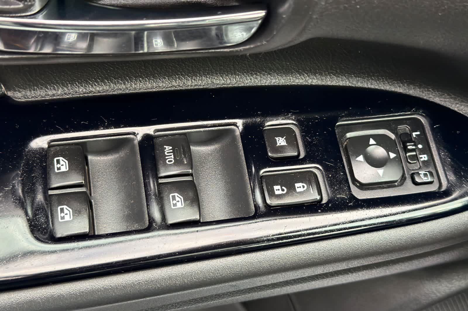 Used 2016 Mitsubishi Outlander GT AWD/4WD image 15